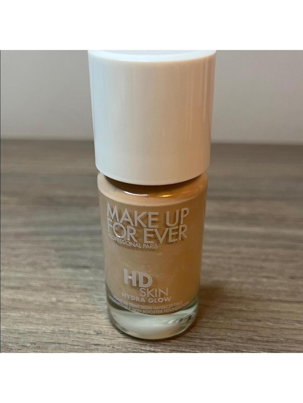 Make Up For Ever HD Skin Hydra Glow Foundation - 1Y06